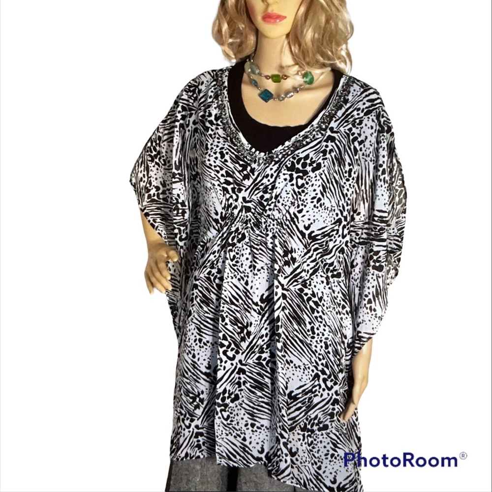 NWT JACLYN SMITH Women's Black/White Cover Up sz L